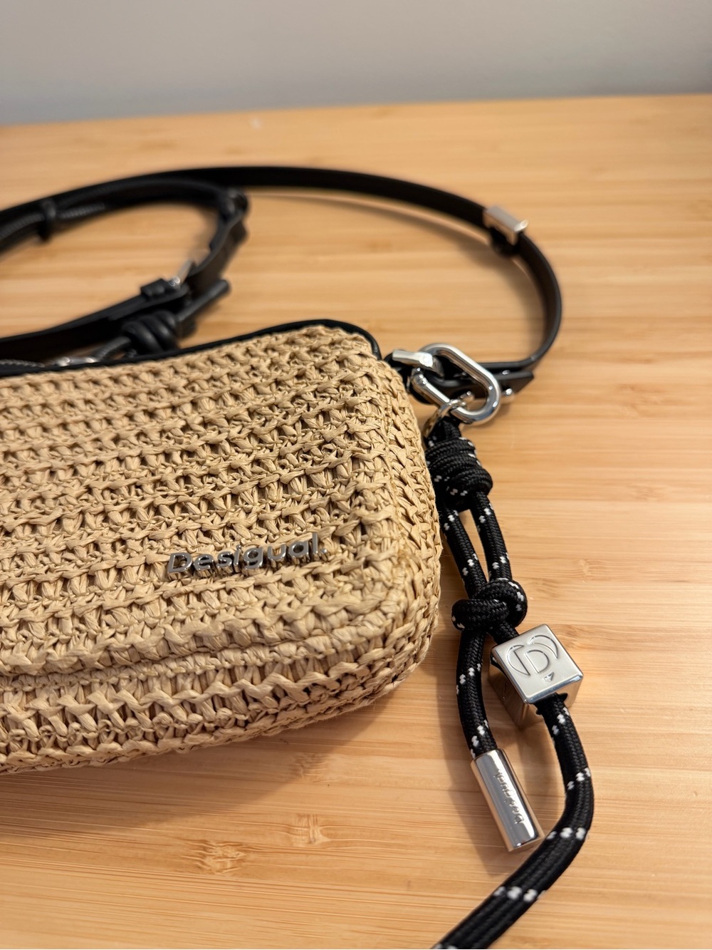 Desigual Beige Woven Crossbody with Black Strap **Excellent condition**